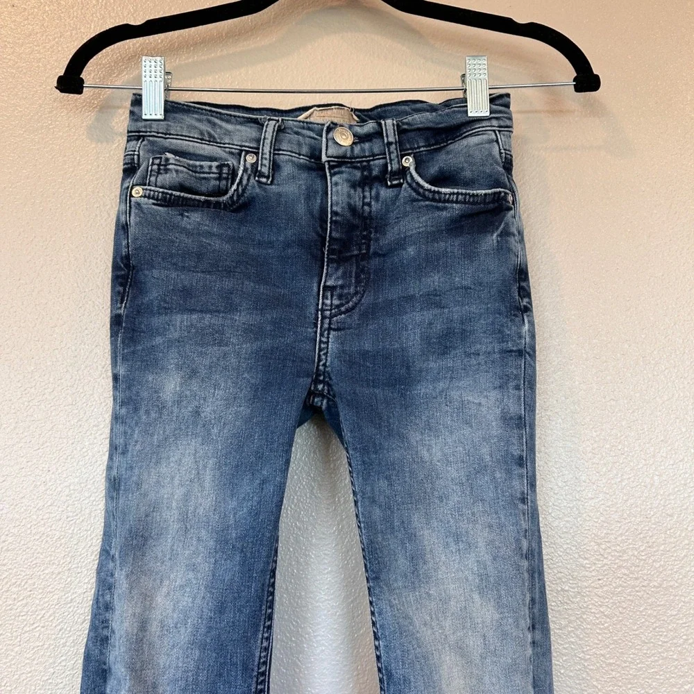 Free People Distressed Skinny Jeans Blue Medium Wash Knee Ripped Raw Hem 24